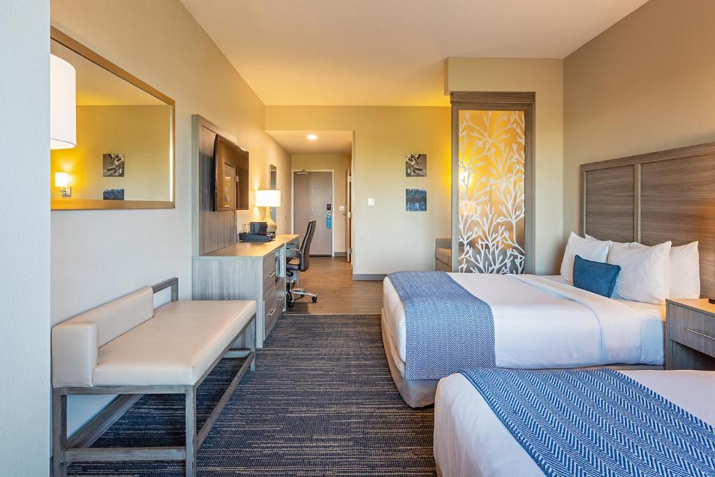 Superior Suite, 2 Queen Beds (Double Queen Superior Suite) photo