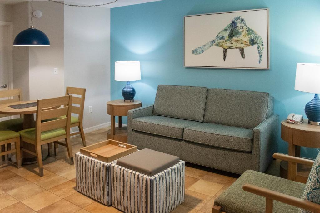 Deluxe Queen Suite photo