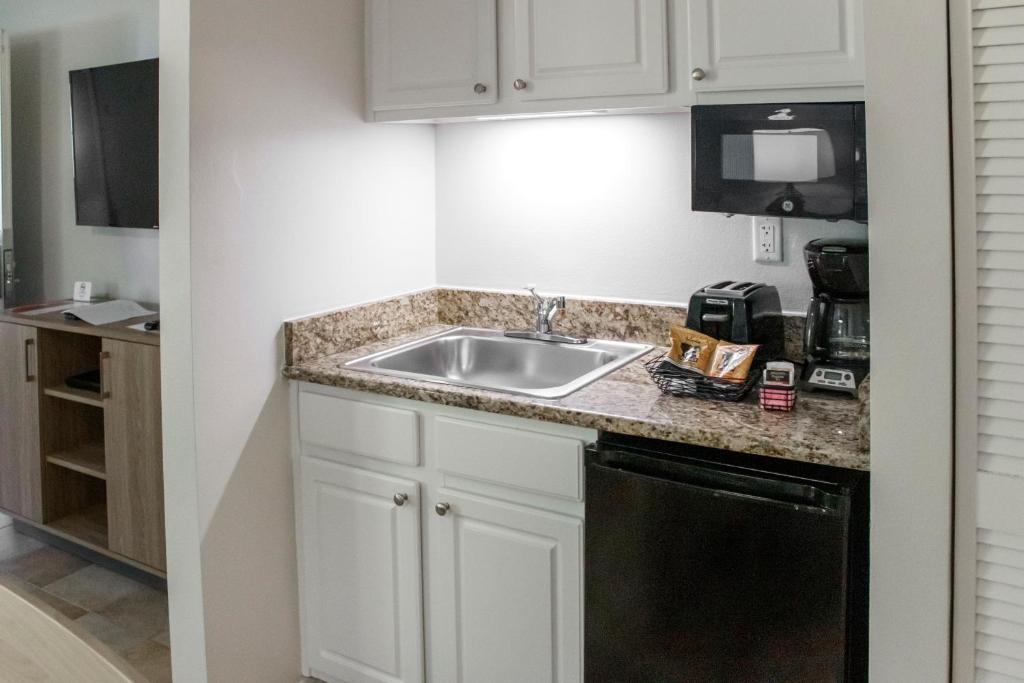 Deluxe King Room photo