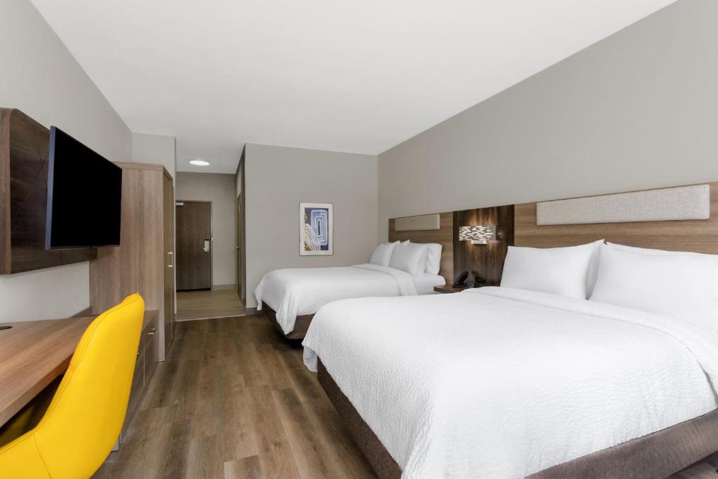 2 Queen Standard photo