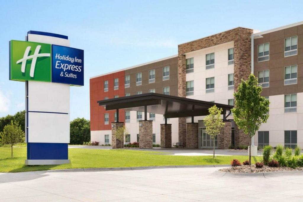 Holiday Inn Express & Suites Macclenny by IHG