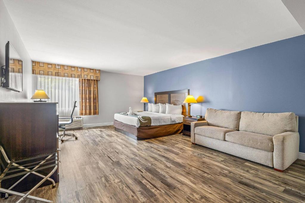 Quality Inn & Suites Tampa near Fairgrounds and Casino gallery 10