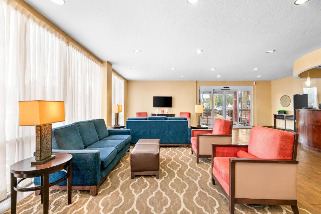 Comfort Suites Orlando Airport gallery 2