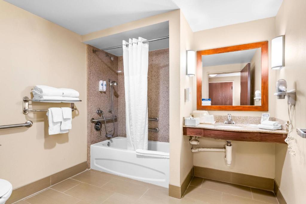 Comfort Suites Orlando Airport gallery 10